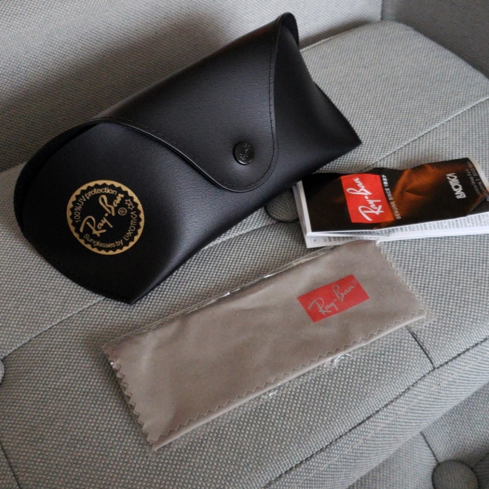 💘SALE💘 Authentic Ray•Ban Case
